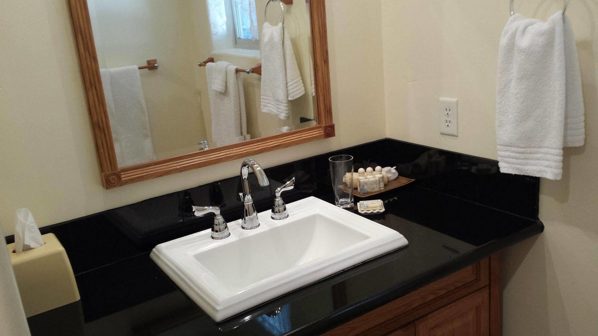 Lucinda'S Country Inn Somerset 외부 사진
